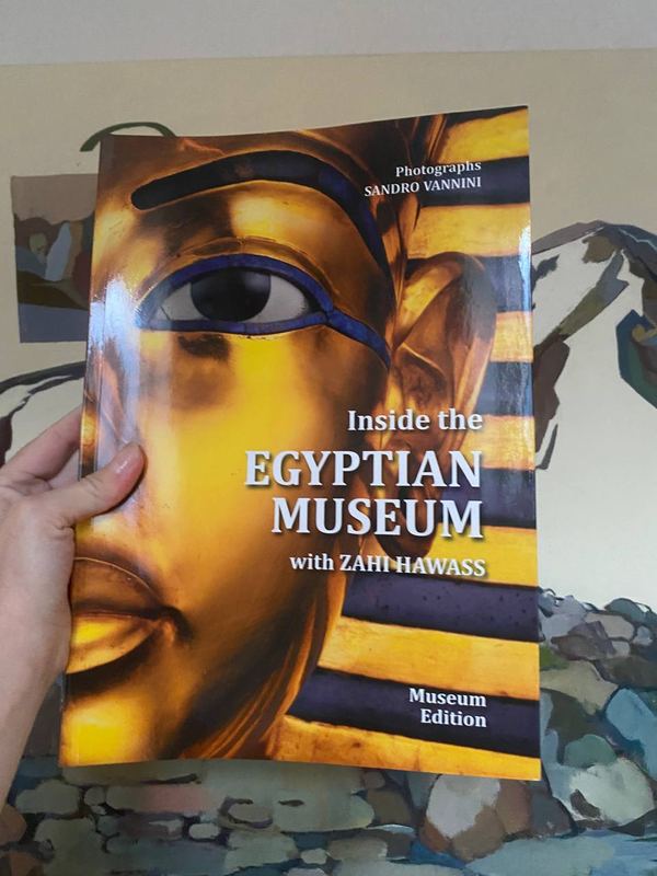 Обложка книги «Inside the Egyptian Museum with Zahi Hawass» — фотографии Sandro Vannini · Museum Edition